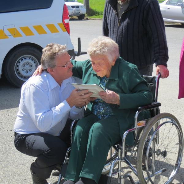 At the end of the tour, Pat was presented with a Temuka Pottery Sushi Plate